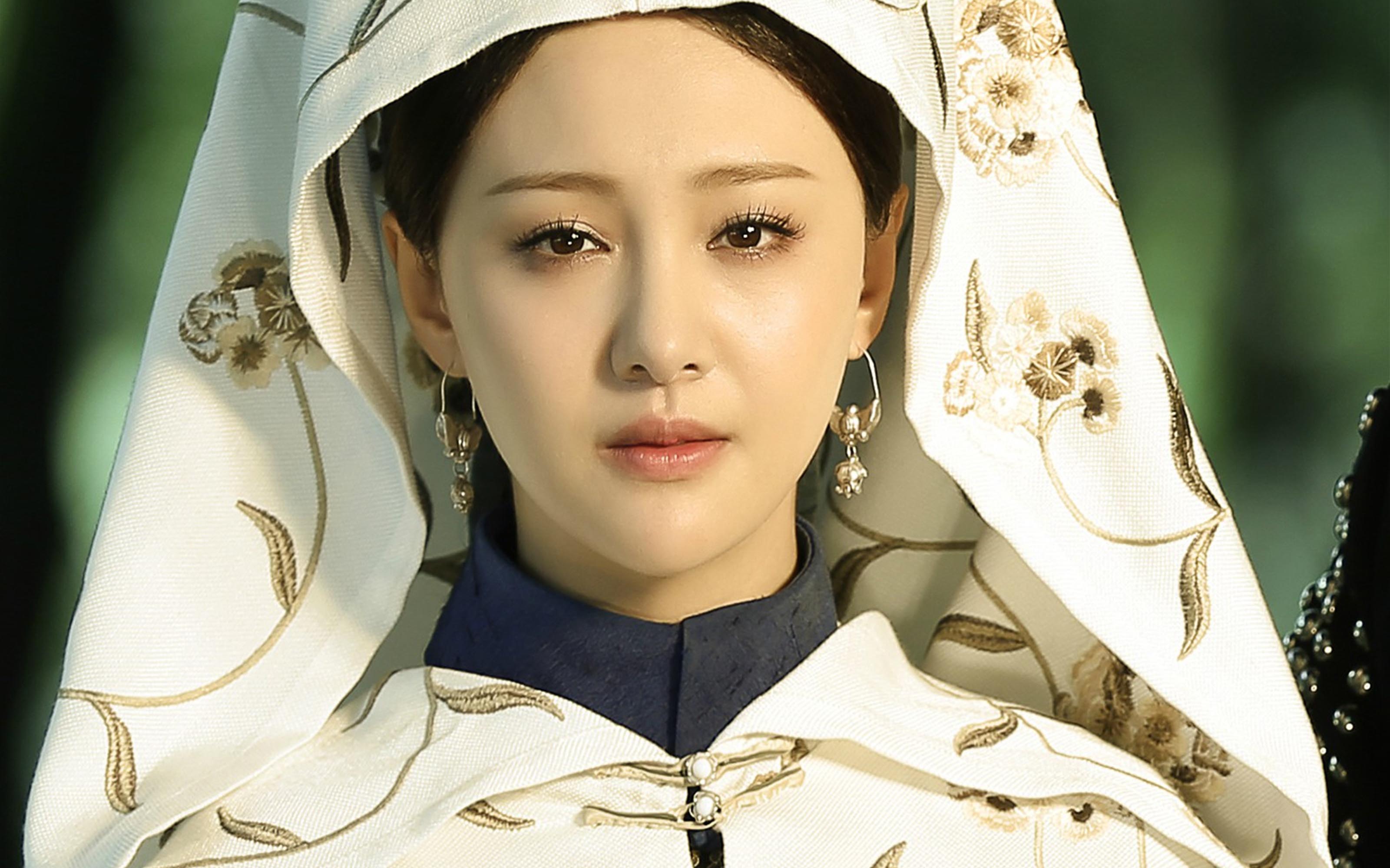 《寂寞空庭春欲晚》郑爽高清剧照壁纸