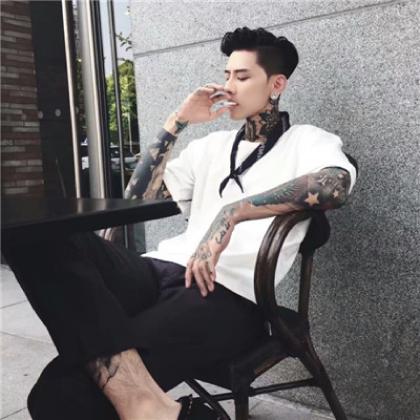 个性男生抽烟头像欧美