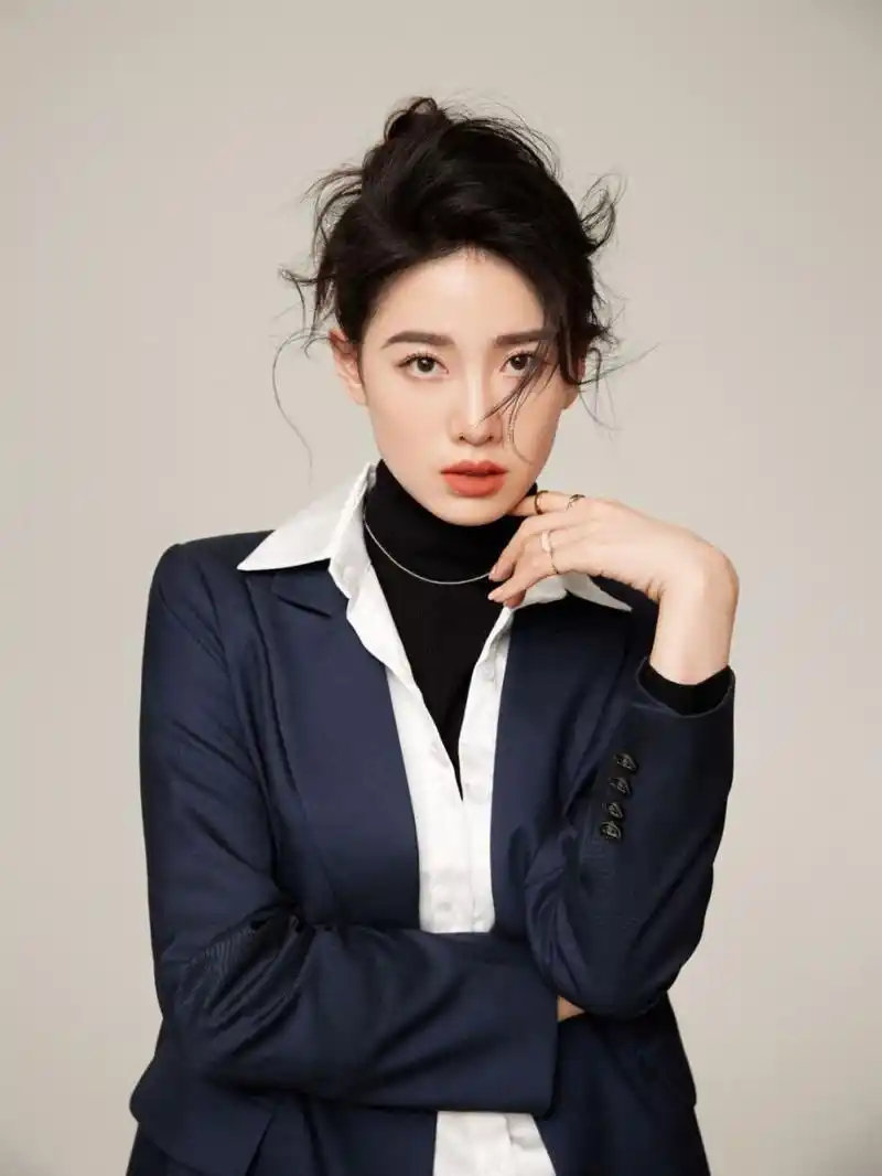 风格:职业照,形象照,肖像,气质96 - 一张好的形象照可以成功加