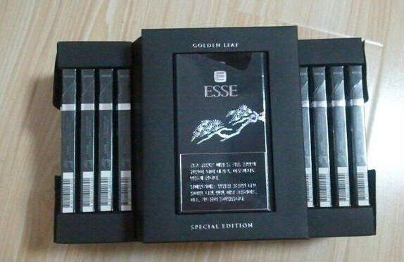 爱喜(银松)全称esse银松3mg中国版,因外盒包装主色调为黑色,被烟民