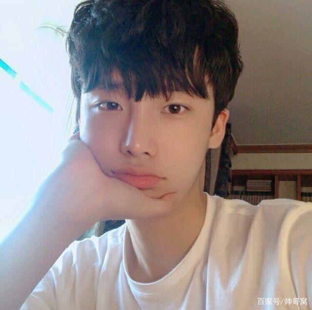 组图:清新脱俗的阳光小奶狗,16岁如青葱般年华的外形,太帅了!