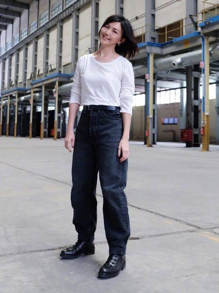 她是不把自己当明星 还是不拿我们当外人?_孙燕姿