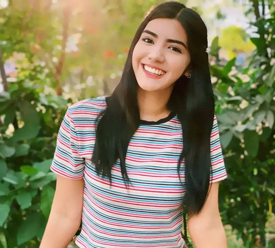 墨西哥少女中的"萝莉风"多元素裙类穿搭遮肉显高挑_女人_风格_苏梅尔