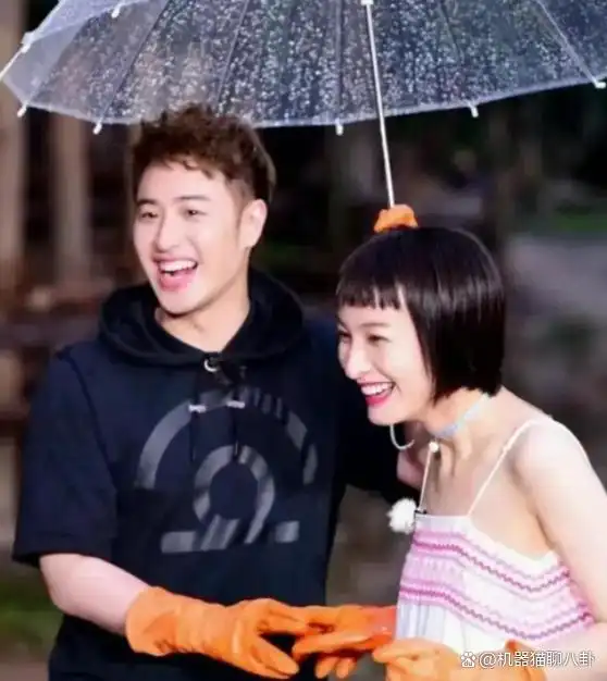 吴昕郑凯被爆同居感情稳定,曾被拍到二人长沙相会,两人相恋多年