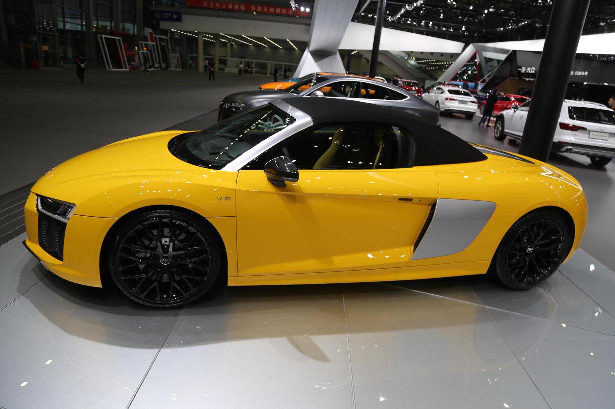 唯王者,尽善尽美,奥迪r8 v10 spyder 敞篷跑车实拍!