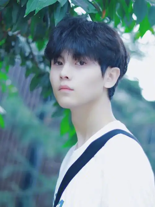 夏日少年感写真初恋的味道十八岁男生