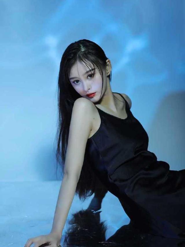 海航校花170cm,体重却仅有45kg,她把美丽与努力诠释得淋漓尽致