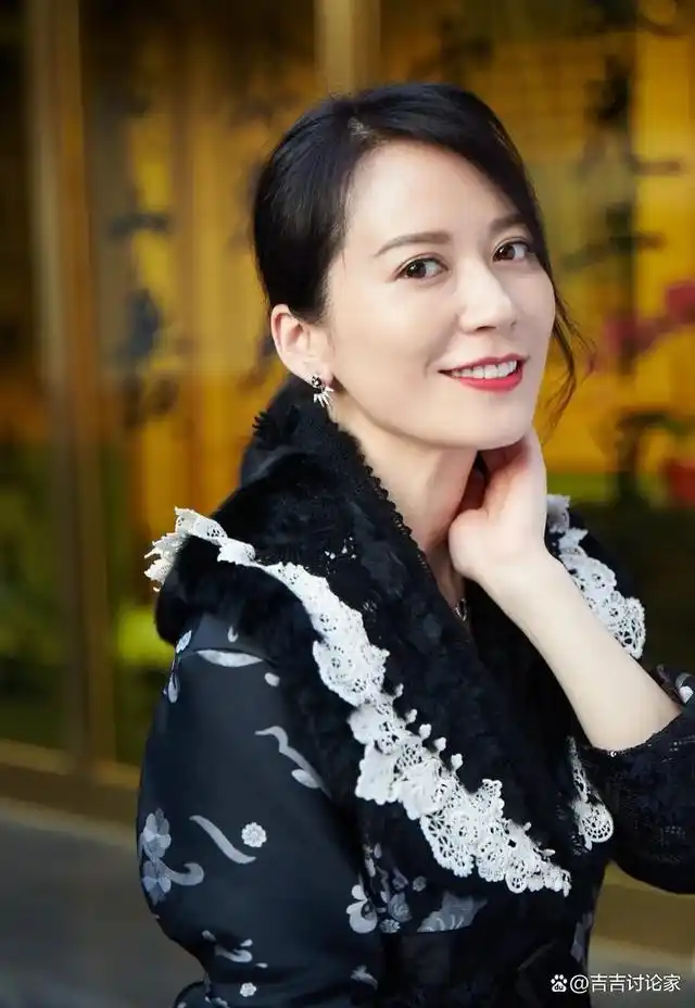 俞飞鸿接下来要说的这三位女明星,可以说是在饰演女特务方面非常专业.