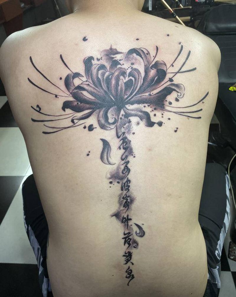 彼岸花纹身图片_背部水墨纹身图案