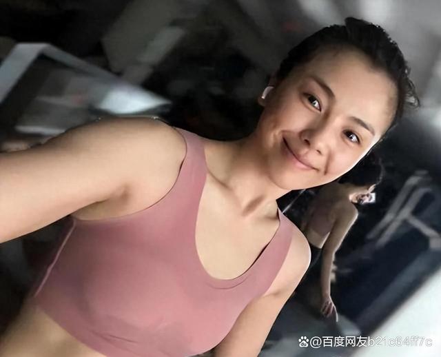 刘涛晒出自拍照,大秀好身材,为何刘涛被有心之人频繁曝黑料?
