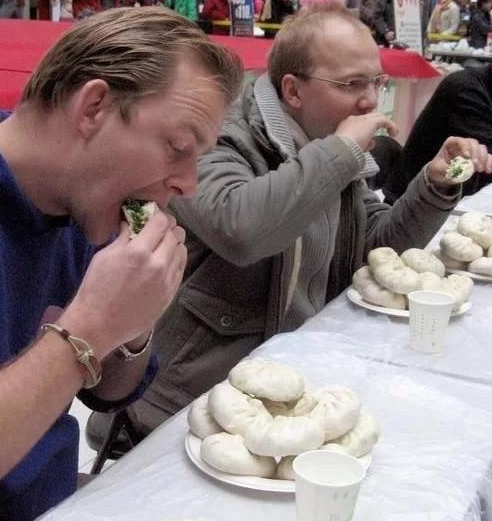 外国人"吃不腻"的中国美食,网友:最后一个几毛一斤