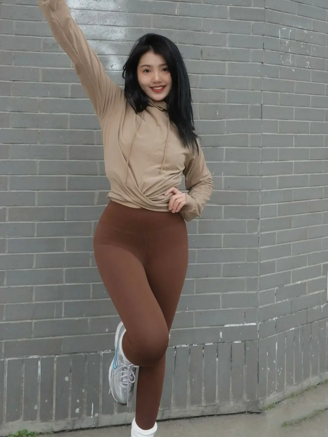 健身穿搭,120斤女生瑜伽裤外穿能多好看_运动_时尚_进行