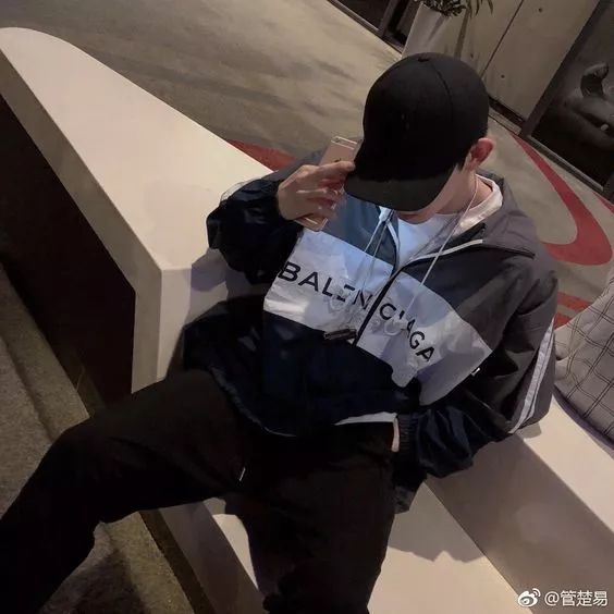 教你【姿势50招】| 耍酷就是一分钟的事!_男生