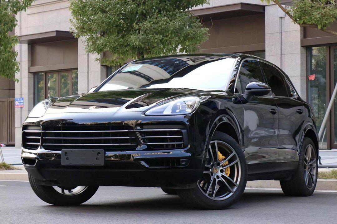 21年保时捷卡宴,实表2万7公里,原版车况,首付25万开走