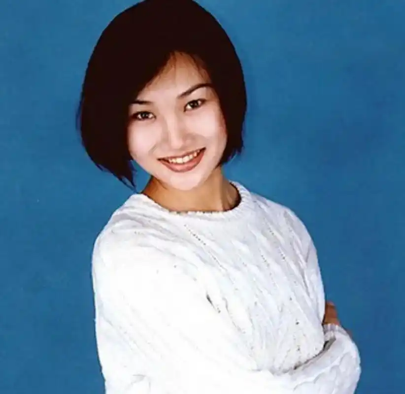 央视新闻联播主持人李梓萌