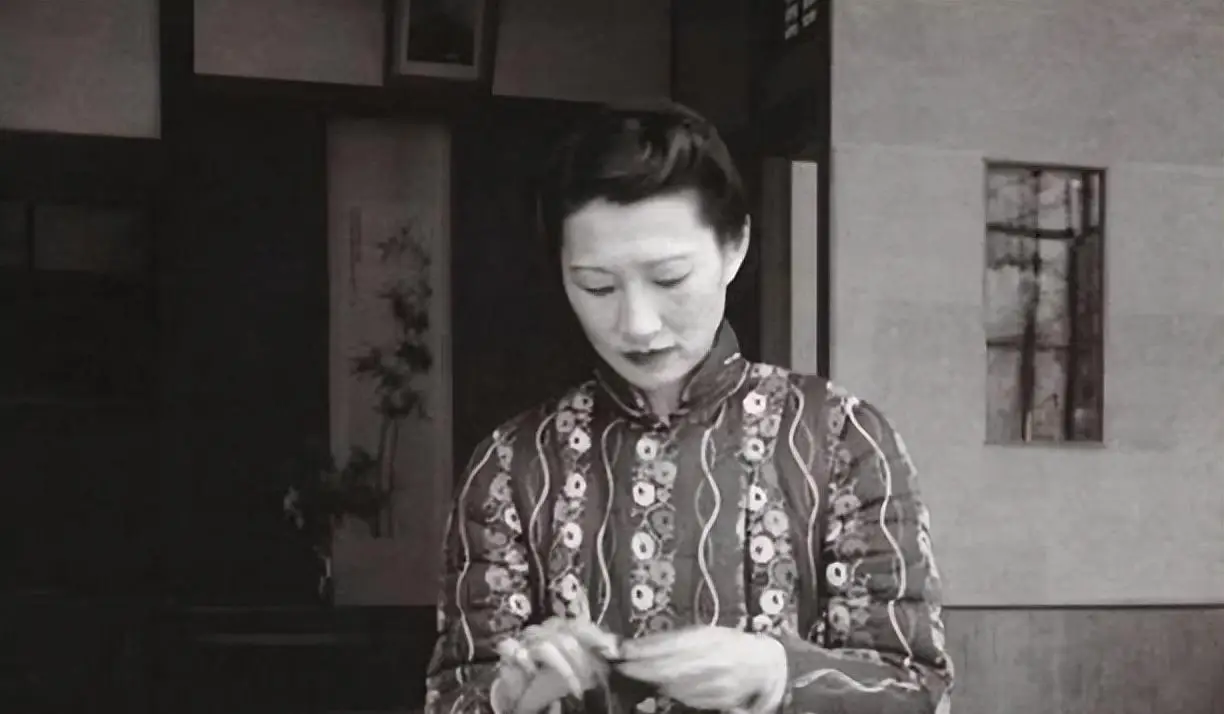 张作霖六房绝色夫人,大多结局悲惨,只有两人活到了90岁_卢寿萱_戴宪玉