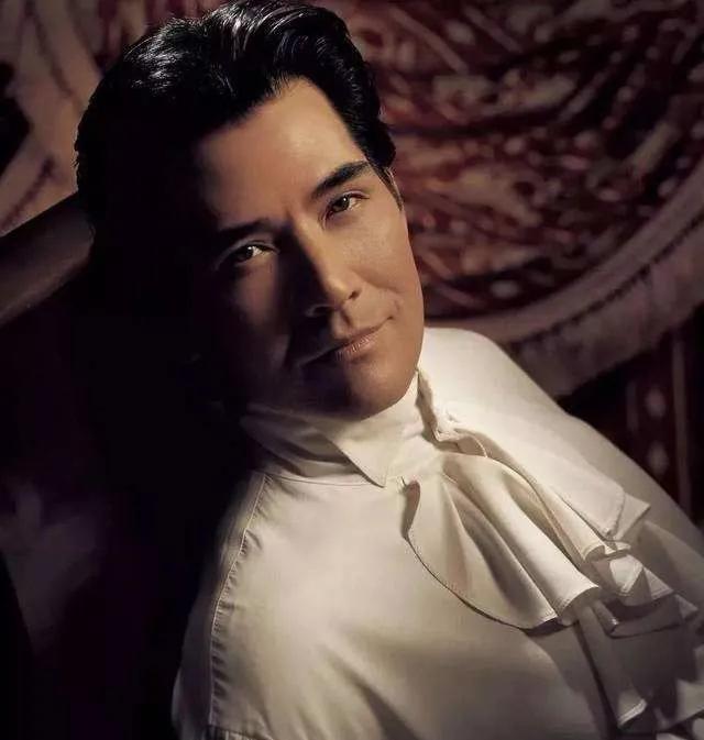 61岁费翔最新近照曝光!作为"全民男神"的他影响了一代人的审美