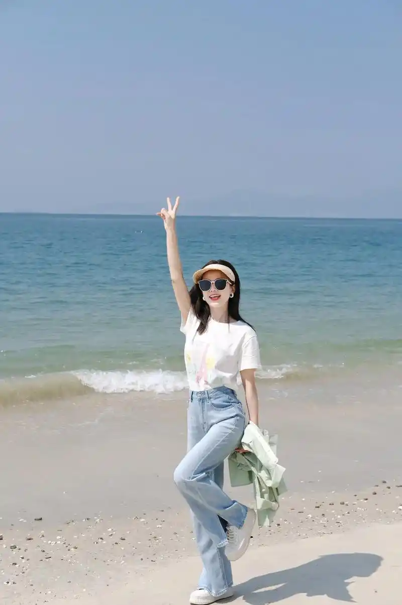 去看可以治愈一切的海97 #穿搭 #海边拍照 #拍照姿势 - 抖音