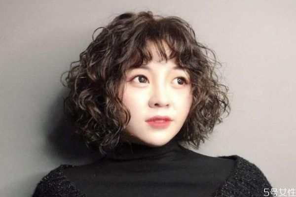 头发多适合什么发型 卷头发适合什么发型