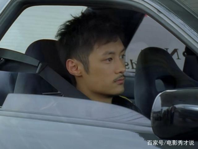 这部电影叫《头文字d》相信很多人都看过,是由周杰伦,陈冠希,余文乐和