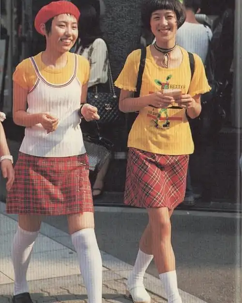 看看中日韩上世纪90年代的女人着装服饰时尚是个轮回