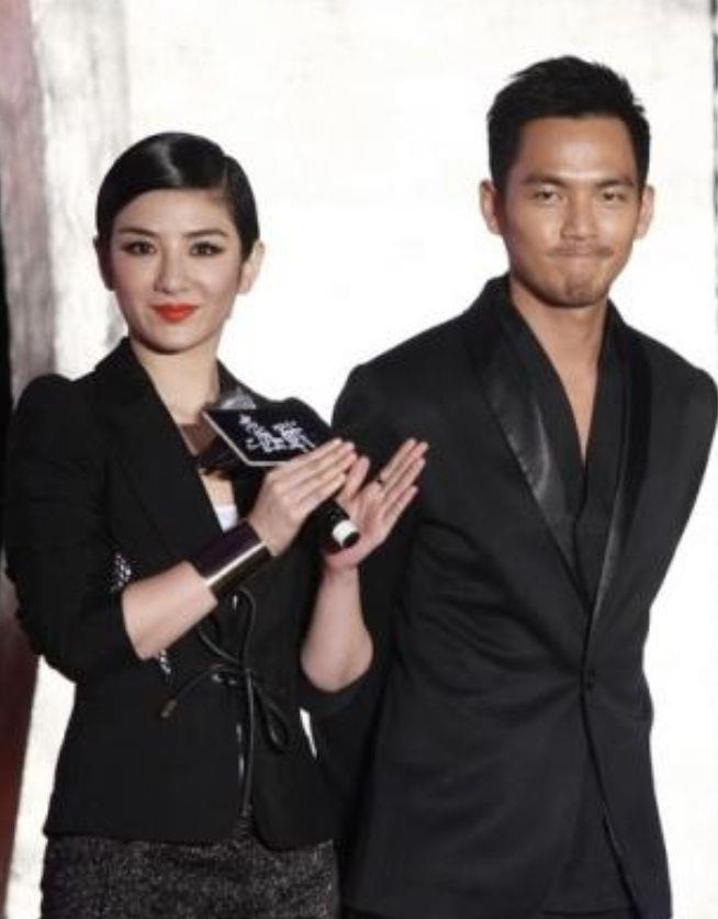 黄奕晒与钟汉良同框照,像"姐弟cp",女方大赞男方"更帅了"_小哇_合作