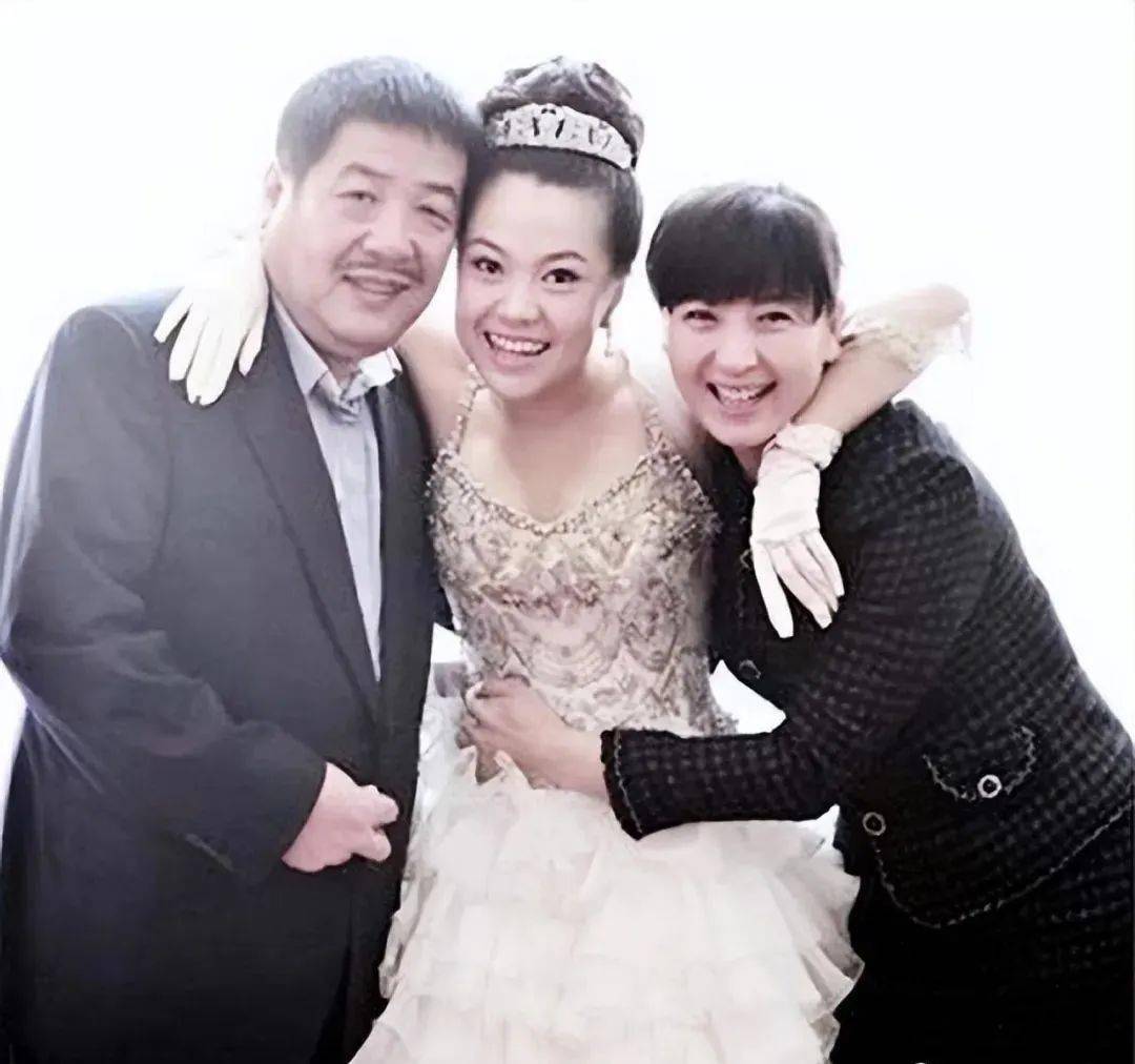 "国家一级演员"闫学晶:不顾家人反对嫁大10岁富商,今婚姻状况如何?