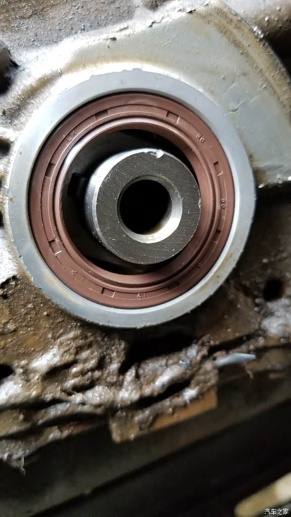 今天休假没事换曲轴前油封