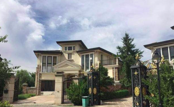 赵丽颖冯绍峰官宣离婚,孩子将共同抚养,但三亿豪宅要怎么分?