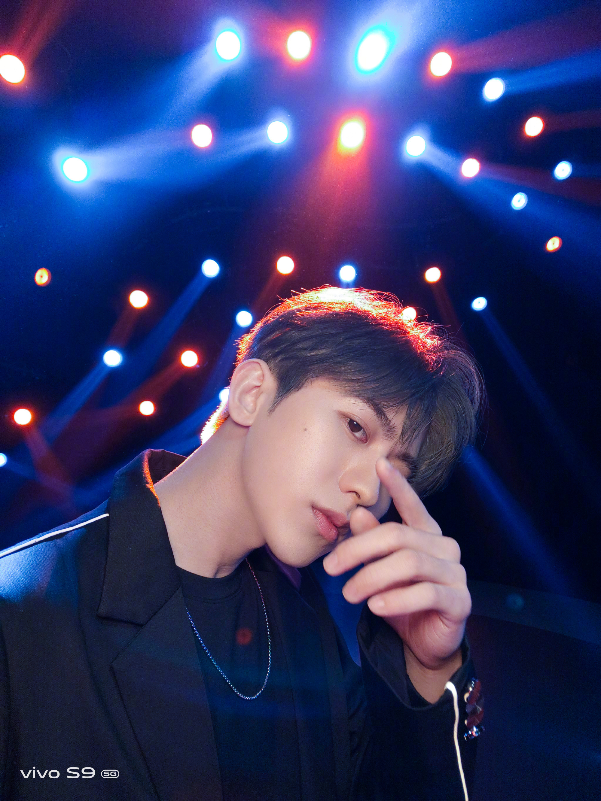 蔡徐坤最新自拍更新~高清怼脸照大放送!