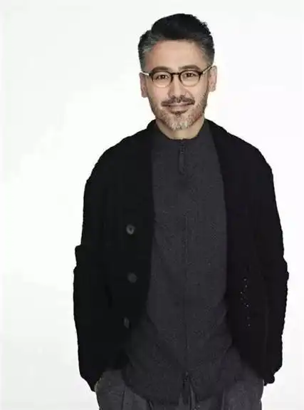 适合留胡子的男生发型 man味魅力值飙升