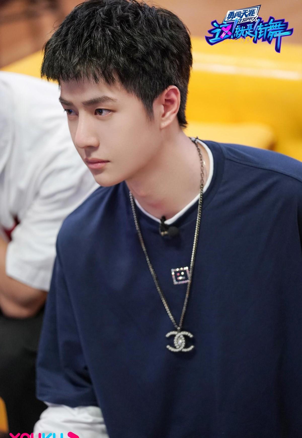 原创长得帅剪个寸头也好看王一博清爽短发让人心动穿得也像大学生