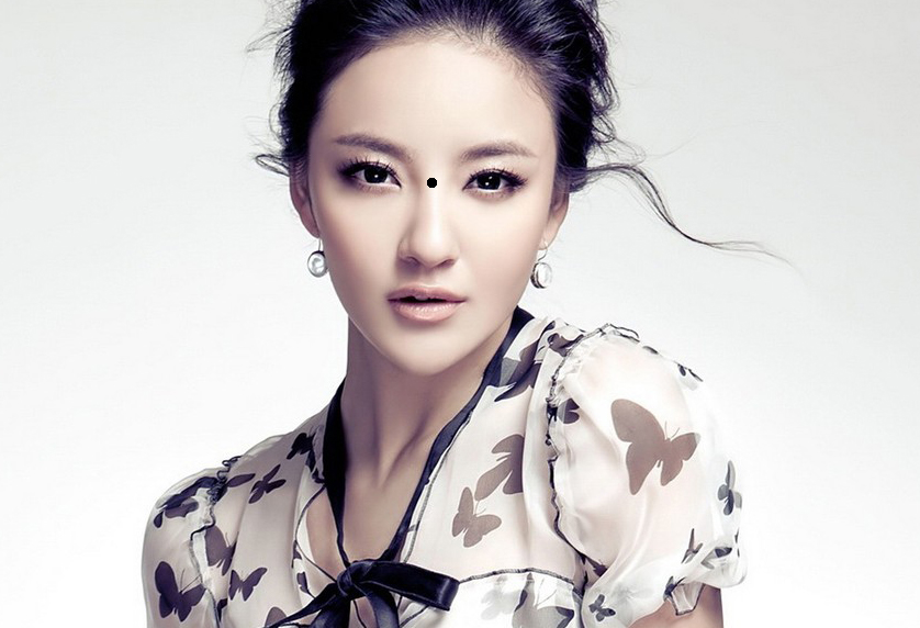 如果你老公两眼之间有痣,表示会影响妻子命运,特别是身体,如果女人有