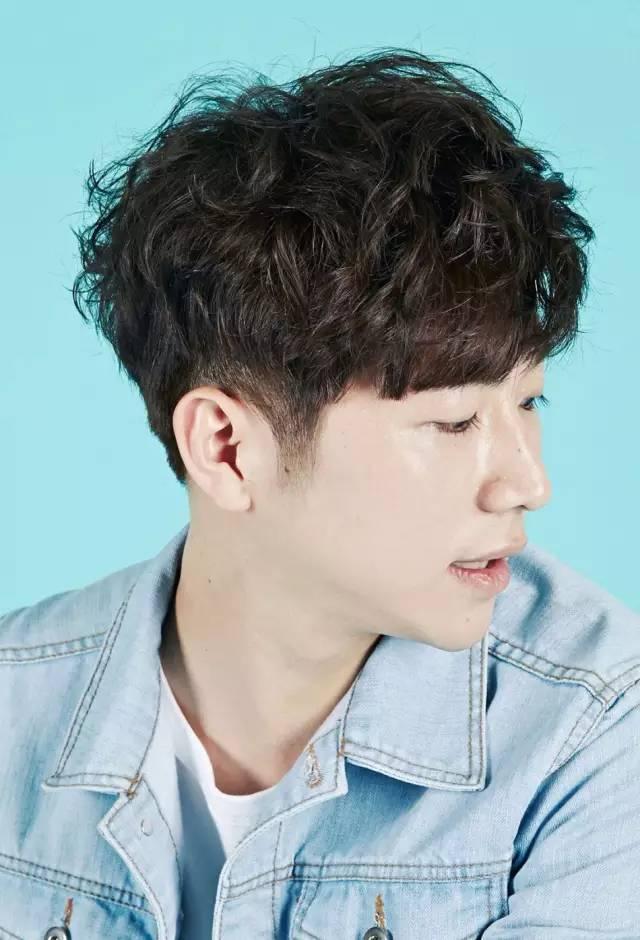 发根定位最初只是针对发根不够蓬松,毛发流向不符合发型纹理需要,进行