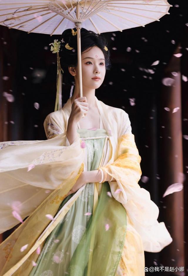 陈都灵古装写真 裹袖盈香