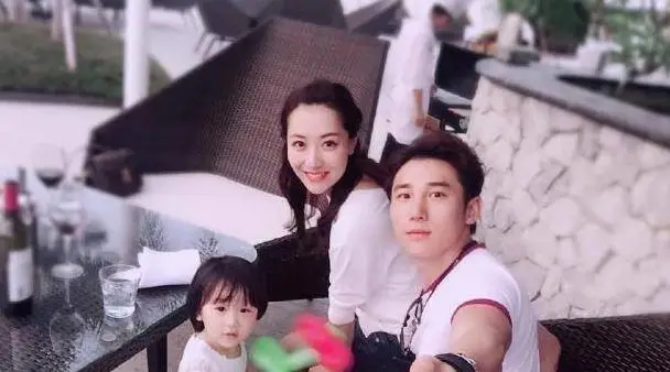 原创短短几年从京城四美到落魄的单身妈妈34岁白冰经历了什么