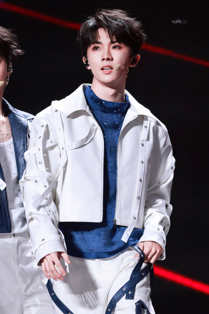 马嘉祺叁重楼暨出道四周年演唱会