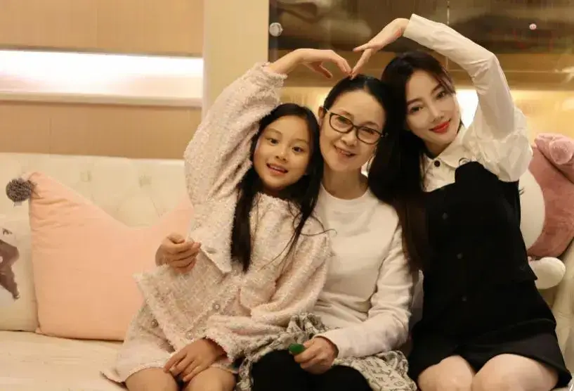 甜馨:我妈妈是李小璐,爸爸不是小万叔叔_贾乃亮_女儿_节目