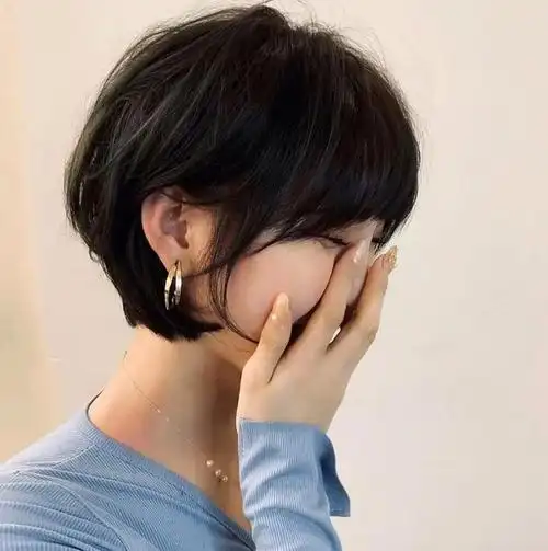 今年流行的气质短发,换上就美