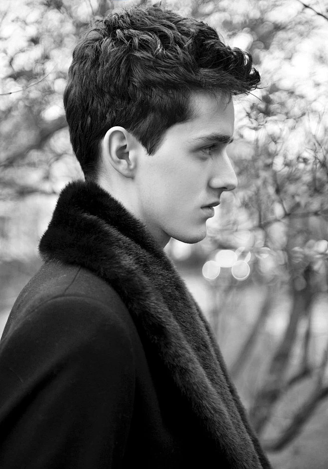 黑白人物头像男