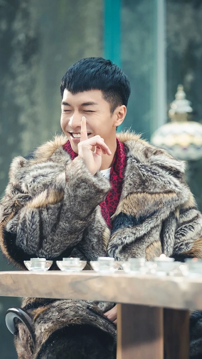 花游记 李升基 壁纸 点赞抱图