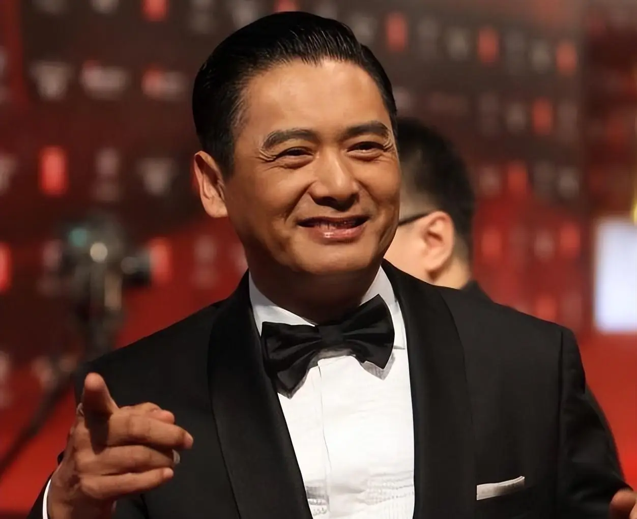周润发:我一生不要孩子,不与成龙合作,死后捐出所有财产_社会_价值观_