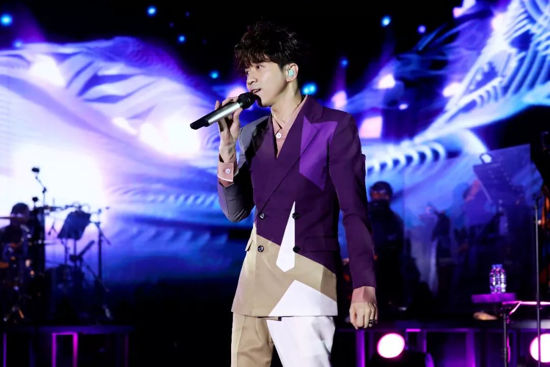 光良:演唱会最棒的是,每一场都不同,每一场都有属于当晚的回忆.