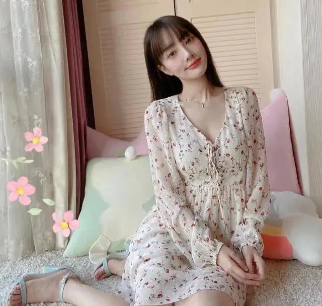 李小璐再次秀出好身材,露脐装抢镜,被赞最美辣妈!