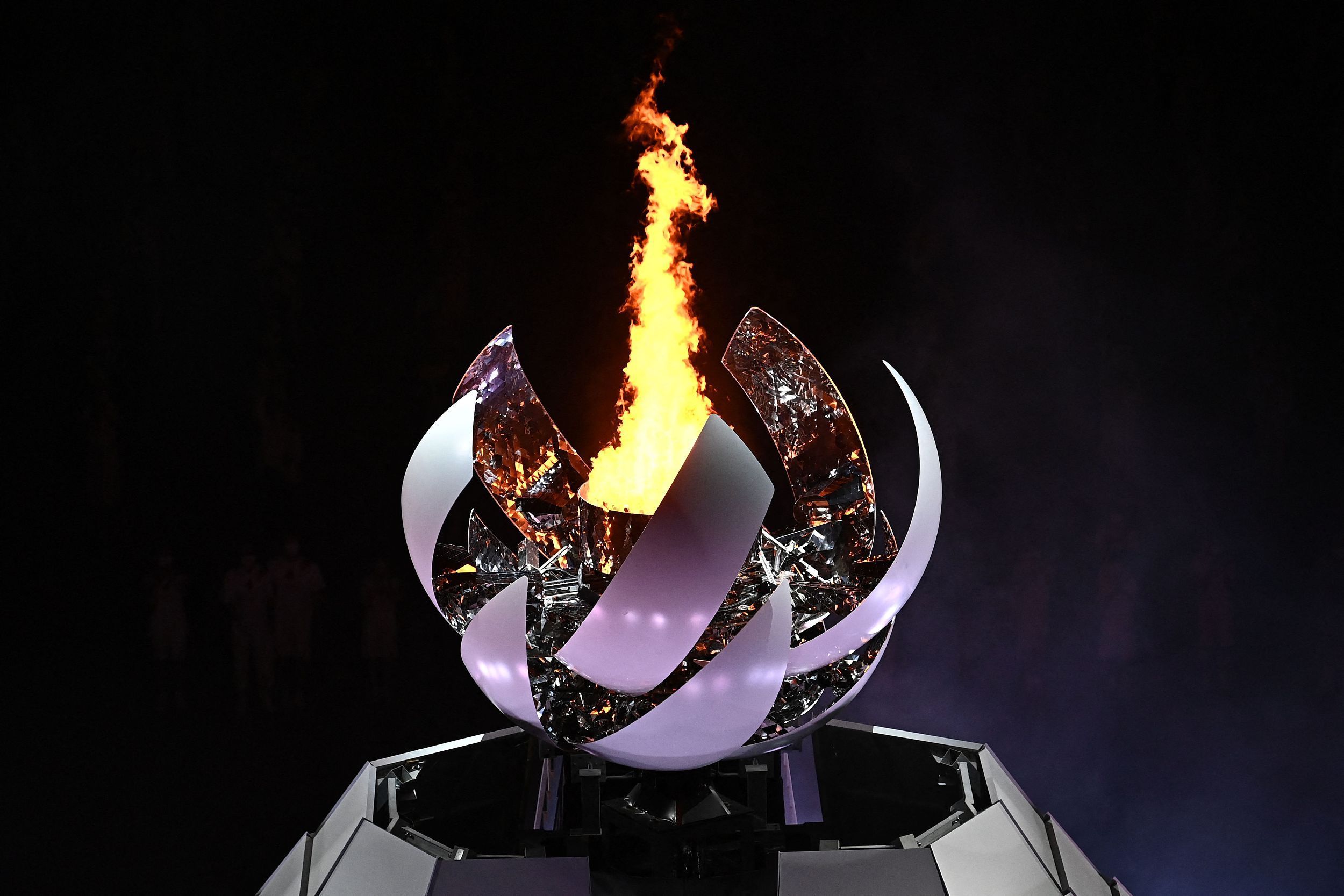 东京奥运会主火炬点燃!