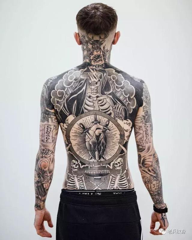 千呼万唤始出来满背纹身素材