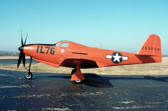 贝尔p-63飞机,绰号:"眼镜王蛇"),是美国一型单座单发平直翼活塞式歼击