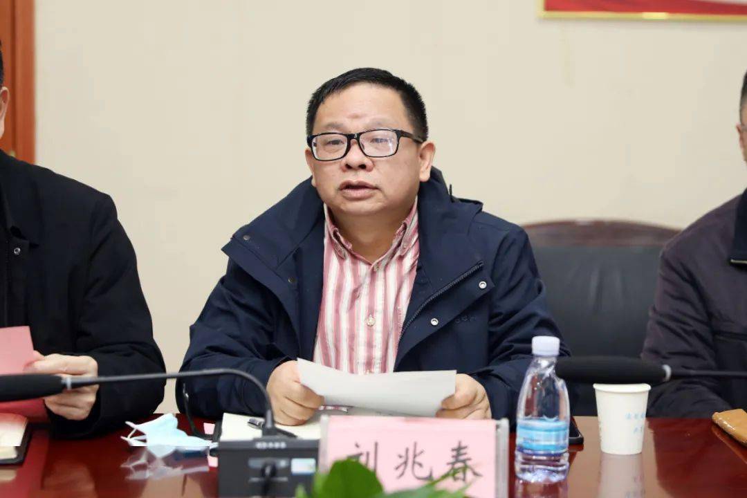 杨土保书记一行7人表示欢迎,并向来访人员一行简要介绍了单位的基本