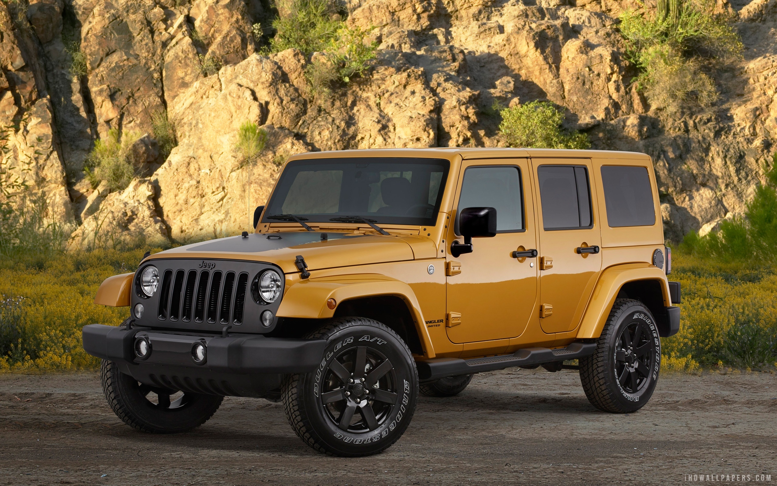 2014年吉普牧马人高度版壁纸1024x600分辨率查看