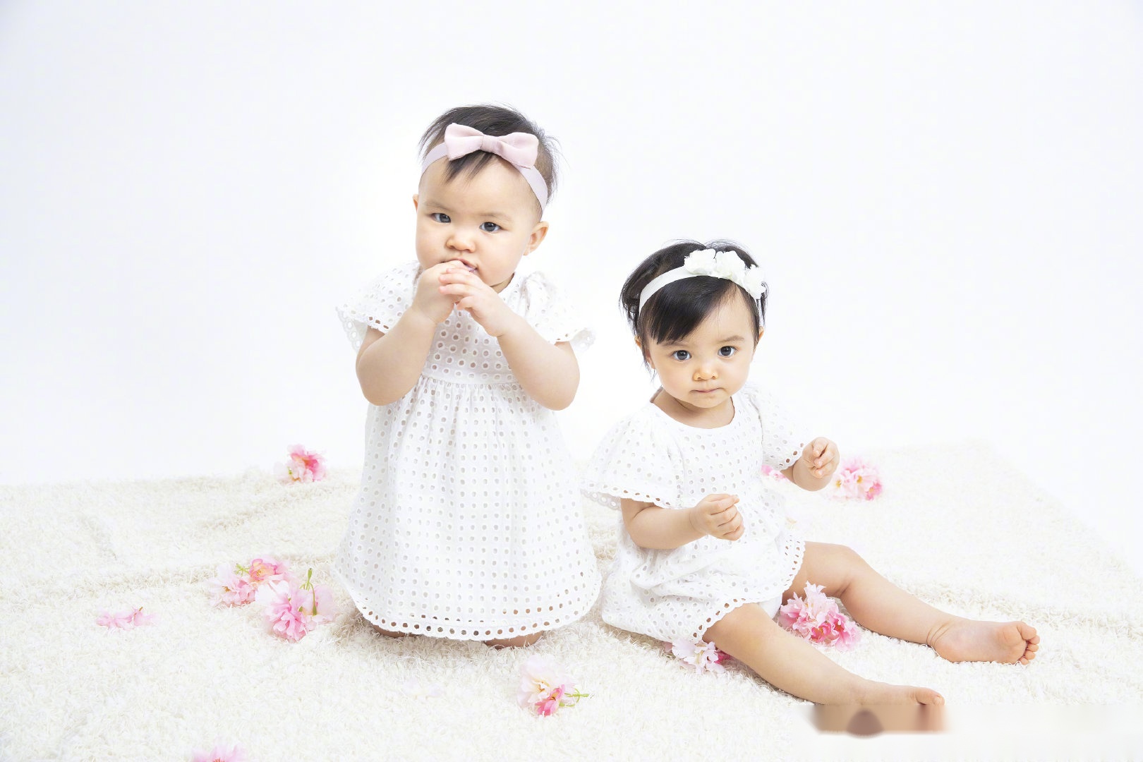 25日,熊黛林发文称:"刚从内地拍戏回来,想不到短短的一个星期时间孖宝